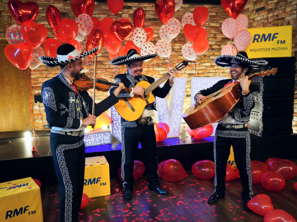 sombreronegro-trio