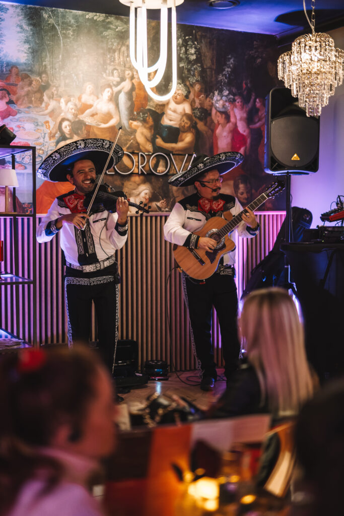 Mariachi w restauracji Kolorova